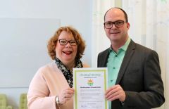 Christina Elffors-Sjödin, ordförande och Jonas Schneider, vd, Familjebostäder har skrivit under Allmännyttans Klimatinitiativ.