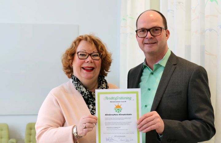 Christina Elffors-Sjödin, ordförande och Jonas Schneider, vd, Familjebostäder har skrivit under Allmännyttans Klimatinitiativ.