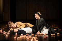 Figaros bröllop. Christina Nilsson, Adrian Angelico och Vivianne Holmberg. Foto Kungliga Operan/Sören Vilks
