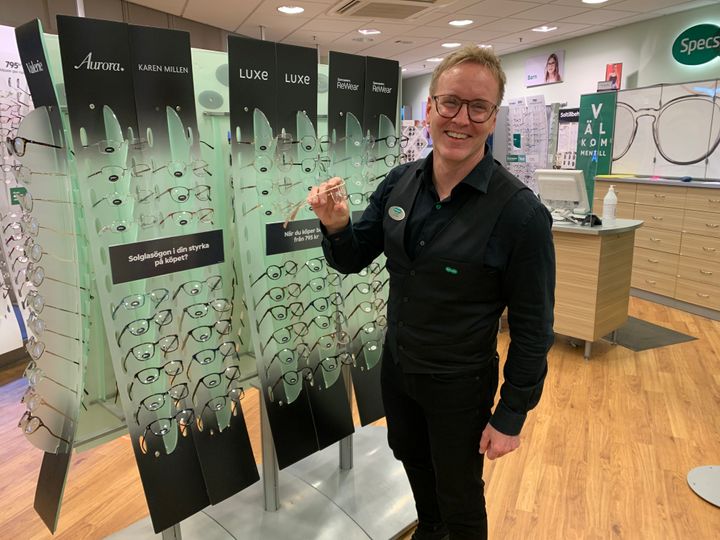 Robert Lindmark, partner och legitimerad optiker öppnar i nya större lokaler i Guldsmeden, Hudiksvall. Foto: Specsavers