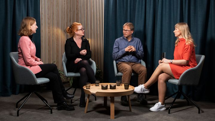 Dagens Nyheters ledarskribent Susanne Nyström,  tankesmedjan Fores vd Ulrica Schenström och Aftonbladets politiska chefredaktör Anders Lindberg deltog i samtalet med Caroline Cederquist som moderator.