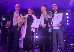 Vinnarna korades under Företagargalan i Linden köpcentrum. Från vänster: Årets företagare Rickard Andersson och Therese Ekholst, ägare till Swed Handling, Årets rookie Erik Lind, SafeQare, och Årets unga företagare Filip Sotton, Tropicarium.