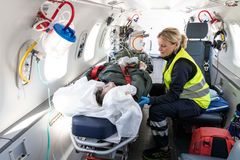 Pressbild: Svenskt Ambulansflyg och Försvarsmakten i gemensam övning. Foto: Svenskt Ambulansflyg