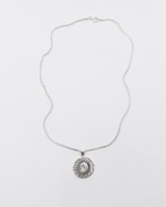 Halebops Limited Drop med smycken av Yasar Aydin.