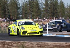Hampus Ericsson körde upp sig och nådde en sjätteplats i det andra racet i Porsche Sveriges gästbil. Foto: Micke Fransson