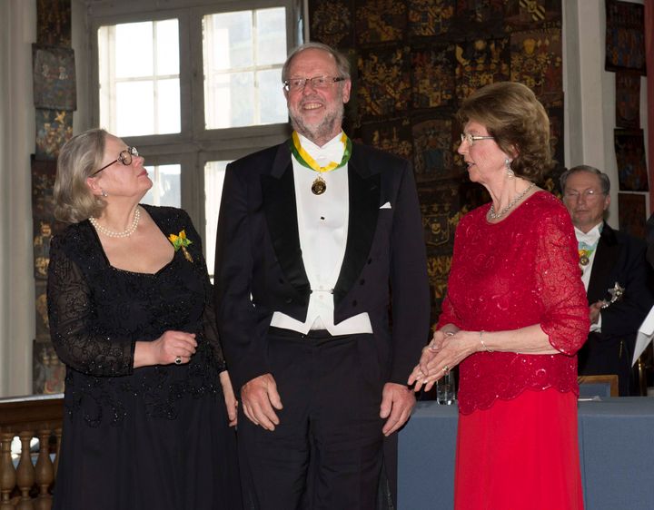 Akademisekreterare Marianne Reuterskiöld, Näringslivsmedaljör Alf Tönnesson, IMP AB och Prinsessan Désirée.