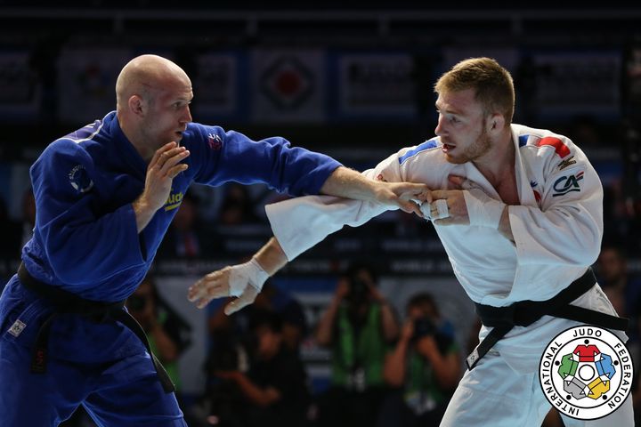 Marcus Nyman i blått mot Axel Clerget (FRA) i bronsmatchen i VM 2019. Foto: Emanuele Di Feliciantonio, IJF.