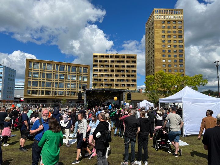 Väsby närmare sig 50 000 invånare. Många av dem besökte festligheterna i Blå Parken i somras när Upplands Väsby kommun firade 70 år.