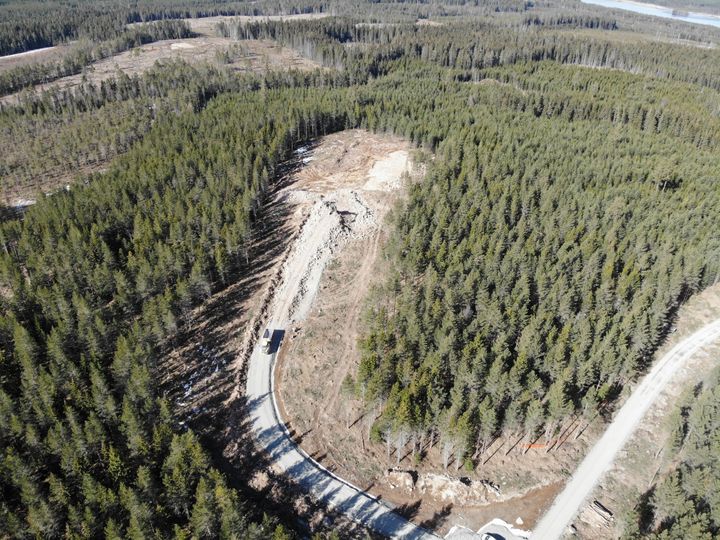 Byggnationen av tre vindparker på Skallberget, Utterberget och i Tjärnäs i Dalarna påbörjas i april 2022.