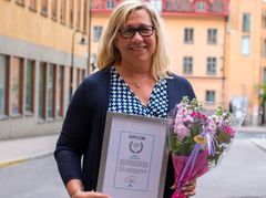 Helene Odenjung (L), 1:e vice ordf. kommunstyrelsen, Göteborgs Stad tar emot 2:a priset i utmärkelsen Sveriges djurvänligaste kommun 2019.
