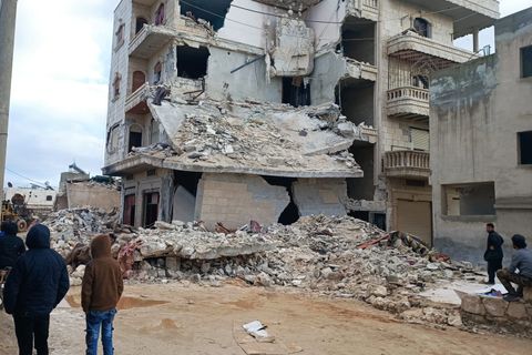 En av många förstörda byggnader i staden Sarmada i Idlibprovinsen, Syrien. Foto: Hadia  Mansour