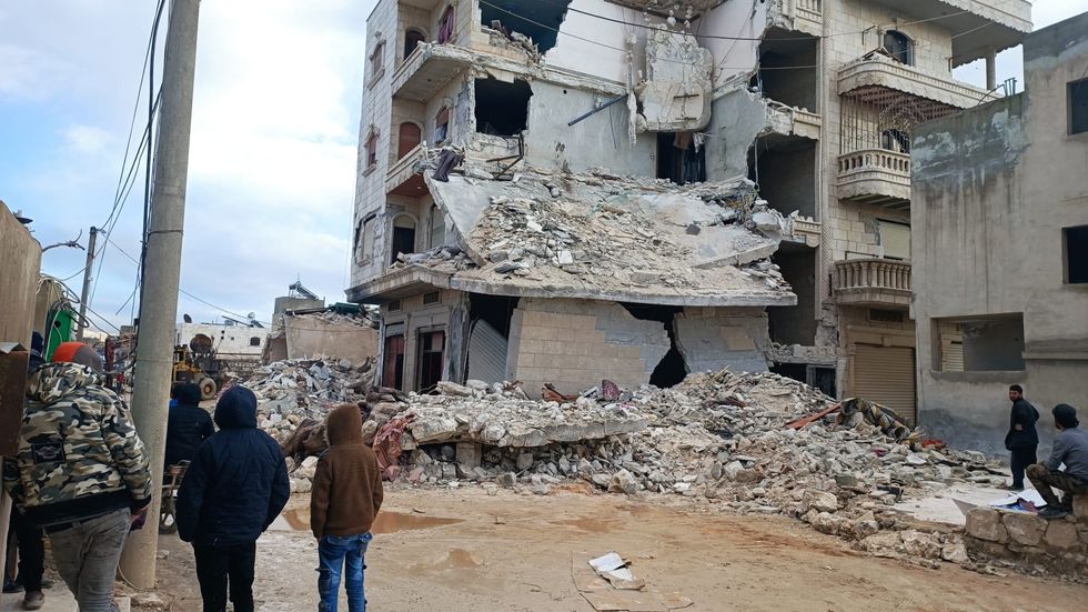 En av många förstörda byggnader i staden Sarmada i Idlibprovinsen, Syrien. Foto: Hadia  Mansour