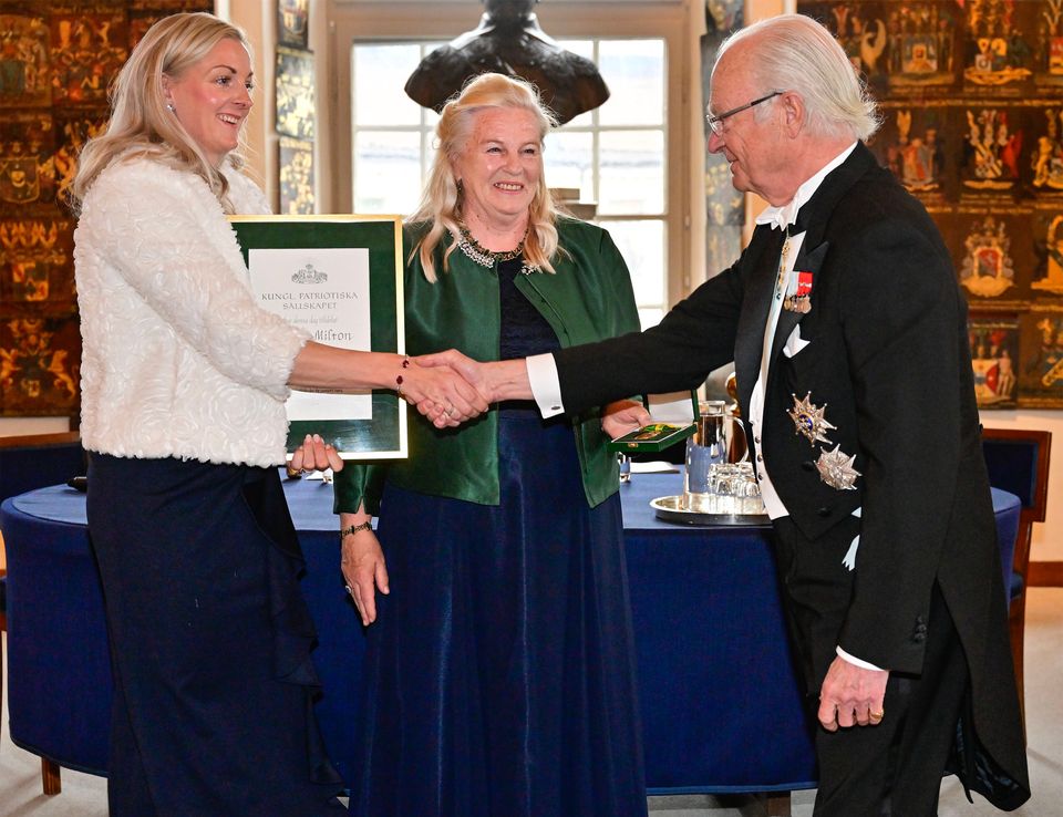 Matilda Milton, Carina Milton och Hans Majestät Konungen Carl XVI Gustaf