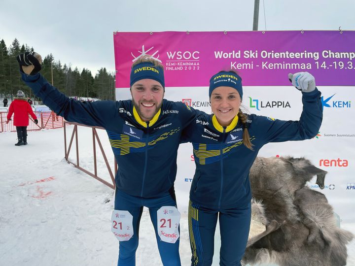 Svenskt VM-silver i mixstafetten till Linus Rapp och Magdalena Olsson. Bild: Caroline Karlsson