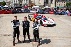 Porsche Penske Motorsport (#75) Mathieu Jaminet (F), Nick Tandy (UK), Felipe Nasr (BR) (vä-hö)