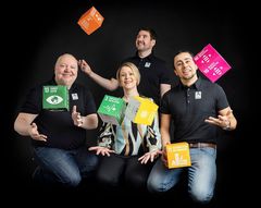 Energi-och klimatrådgivarna Torgny Forss, Erik Eklund och Eduardo Pettersson tillsammans med programledaren Elin Leyonberg för Klimatekot  fortsätter sitt poddsamarbete i höst.