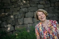 Ann Boglind tilldelas Ingvar Lundbergpriset 2023 för nyskapande och kreativa insatser som inspirerar till läsning. Foto: Björn Larsson Rosvall