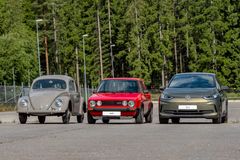 VW-Bubblan från 1946 är i den svenska generalagentens förvar. Golf GTI:n är från 1984. Nya ID.3 lanseras nu i sommar.