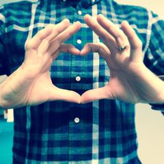Händer formade till hjärta
NoHateSE