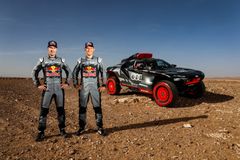 Emil Bergkvist och Mattias Ekström kör Dakarrallyt i RS Q e-tron