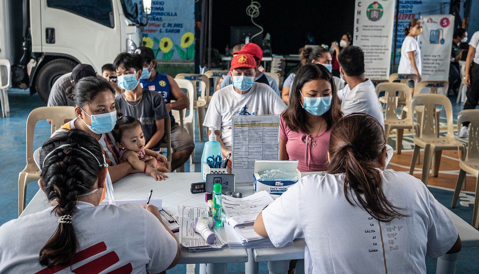 Testning vid Läkare Utan Gränsers mobila klinik i Filippinerna, ett av världens mest tuberkulosdrabbade länder. Foto: Ria Kristina Torrente.