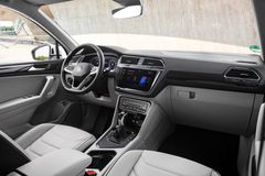 Interiören i Tiguan eHybrid Elegance.