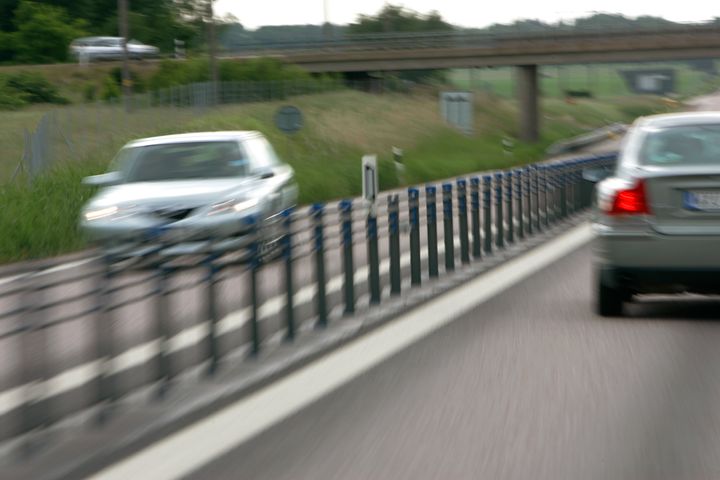 – Hastigheten är den faktor som har störst betydelse för hur allvarliga följder en trafikolycka får. Ju högre hastighet du har om du krockar desto allvarligare konsekvenser, helt enkelt, säger Maria Krafft. Foto: Trons.