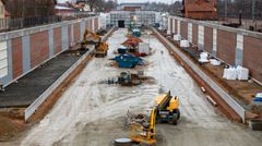 Arbetet med stationsschaktet i Åkarp kommer att ta längre tid än beräknat, därför kan inte trafiken flyttas till de fyra nya spåren som planerat i september 2022. Istället kommer de fyra nya spåren och de ombyggda stationerna i Åkarp och Hjärup tas i bruk i oktober 2023.