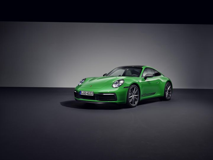 Porsche 911 Carrera T i specialfärgen Python Green.