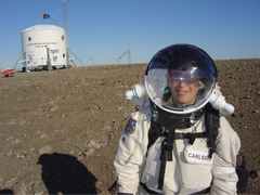 Prata om människornas möjligheter att kunna resa till och bo på Mars med Marsexperten och Star Wars-fanet Ella Carlsson Sjöberg.