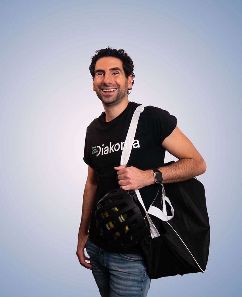 Stephan Wilson med träningsväska