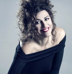 Sofia Papazoglou (sång) Foto: Jorgo Tsolakidis