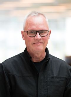 Rolf Larsson, överläkare vid avdelningen för klinisk farmakologi, Akademiska sjukhuset och professor vid institutionen för medicinska vetenskaper, Uppsala universitet