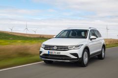 Hybriddriften utvecklar en systemeffekt på 245 hk och ett maximalt systemvridmoment på 400 Nm.