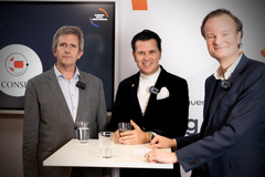 Henrik Sandell, Peter Hellgren och Claes Peyron – Managing Director Universum Nordics, UK&I.