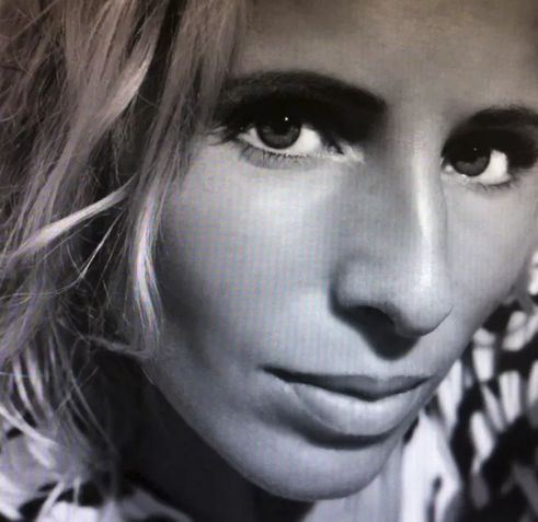 GYFs studentpris på 25 000 kr till Martina Virostek vid Högskolan Dalarna