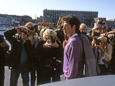 John Travolta på besök i Stockholm 1983. Foto: 	BERTIL S-SON ÅBERG BÅ