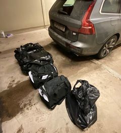 Kurirerna misstänks ha transporterat och levererat narkotika till olika platser i södra och mellersta Sverige. Foto: Tullverket