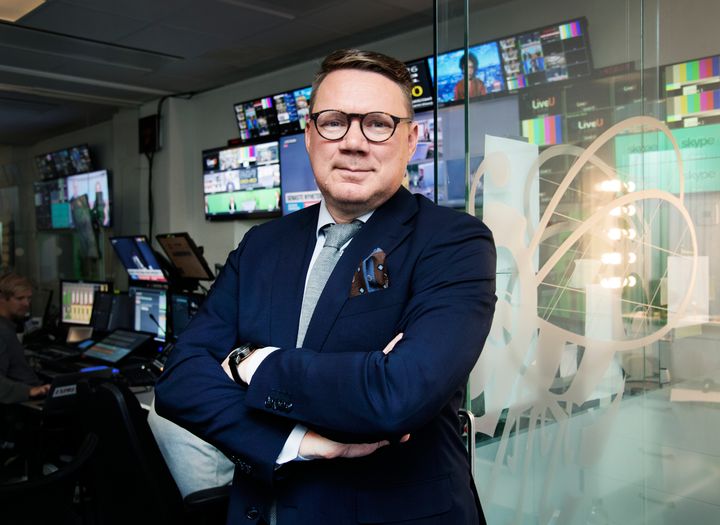 Niklas Svensson leder veckans direktsända frågestunder om corona i Expressen TV – varje dag med ett nytt tema. Foto: Olle Sporrong