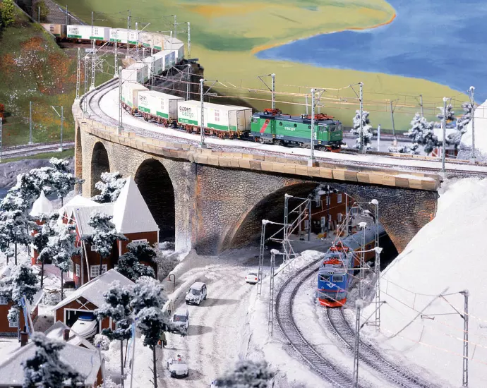 Även Skandinavien och klassiska SJ-tåg är en del av miniatyrutställningen Miniatur Wunderland i Hamburg. FOTO: Miniatur Wunderland Hamburg GmbH