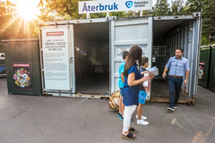 Bild: Det går bra att lämna saker till återanvändning på återvinningscentralerna i Linköping