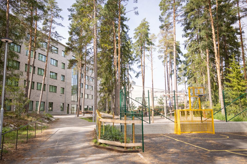 Gottsundaskolans skolgård