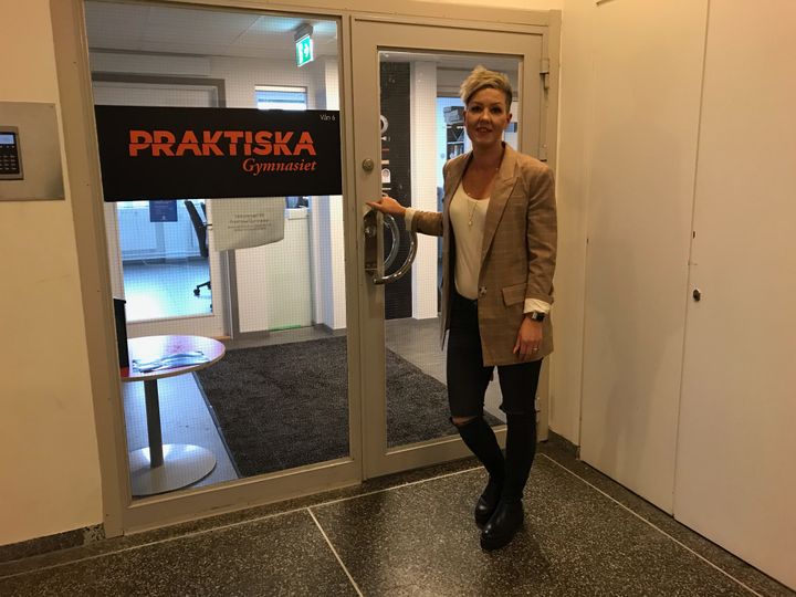 Linda Eriksson Lind har installerat sig som ny rektor för Praktiska Trollhättan. Fotograf: Ulrika Olofsson. Bildrättigheter: får användas för redaktionellt bruk.