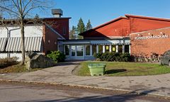 Rombergaskolan i Enköping. Här har kommunen upphandlat en energikartläggning.
