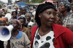 Många är rädda för nya våldsamheter på måndag när oppositionen demonstrerar mot att Kongos president Kabila inte överlämnar makten.