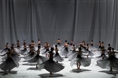 Escapist with the Royal Swedish Ballet in 2019, choreography by Alexander Ekman. Photo: Royal Swedish Opera/Nils-Emil Nylander