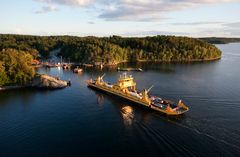 Här på Ljusteröleden i Österåker strax norr om Stockholm genomförs fullskaliga tester av laddstationer för sjöfart.Foto: Kasper Dudzik/Trafikverket