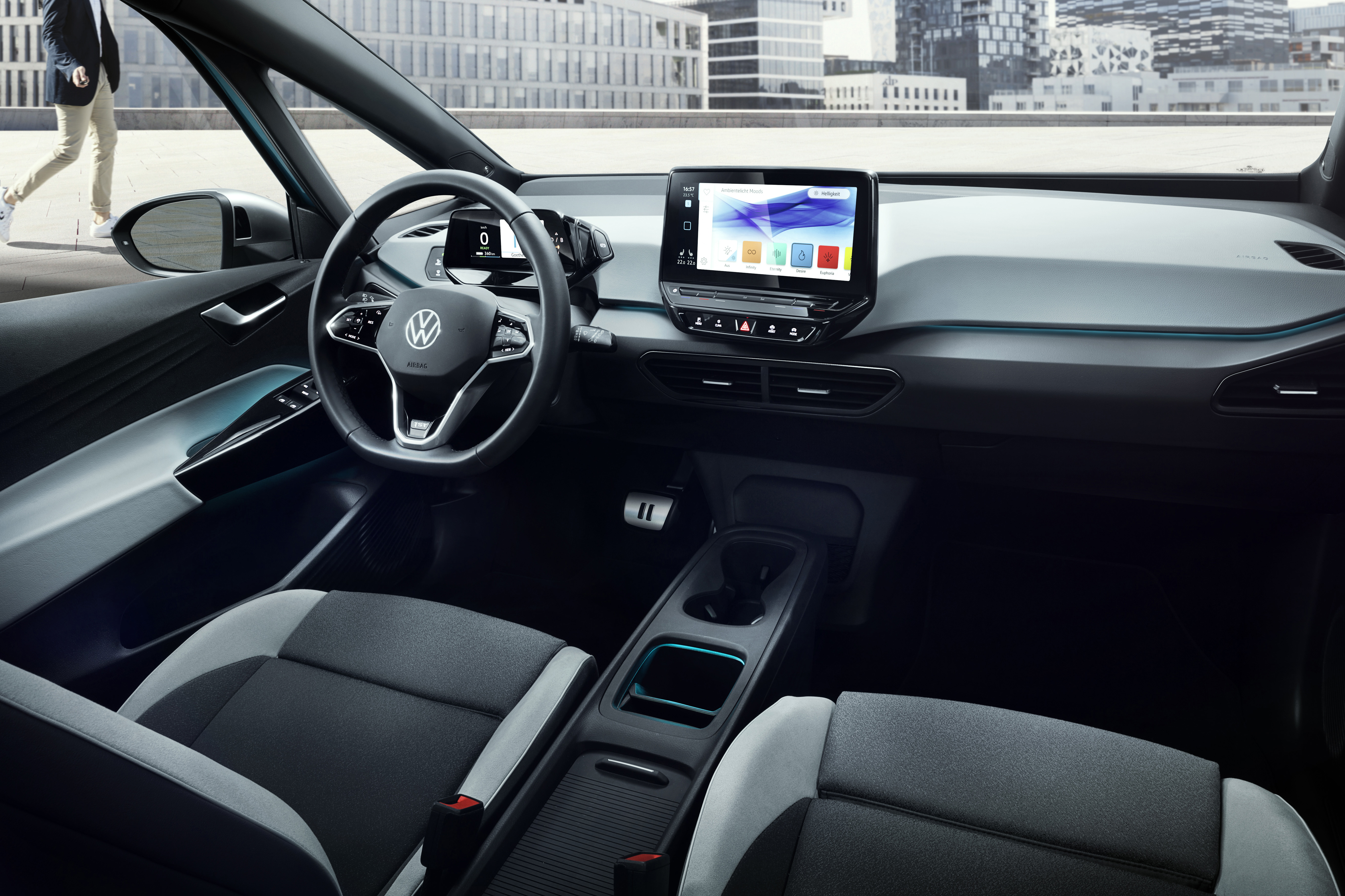 Volkswagen id купить. Volkswagen id3. Электрокар Фольксваген id3. Volkswagen ID.3 Interior. Фольцваген электро id3.
