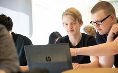 Skolsverige väntar på beslut om nya regler för fjärrundervisning.