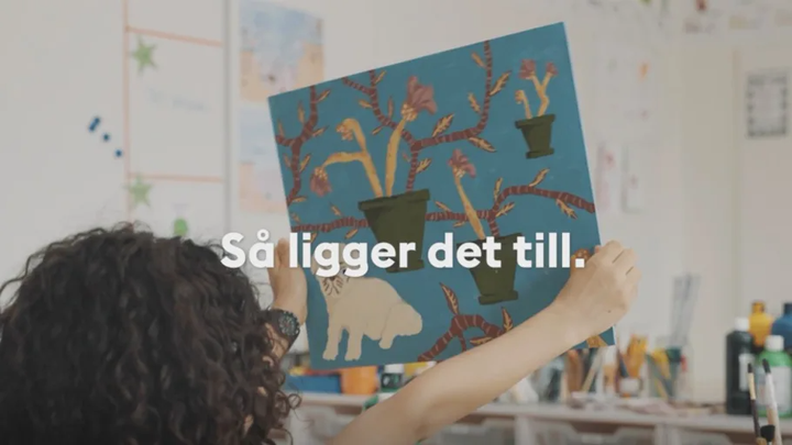 I fyra nya filmer syns elever som bland annat skapar konst och kemiska experiment samtidigt som de pratar om varför lärare ska välja att arbeta i Stockholms stad.
